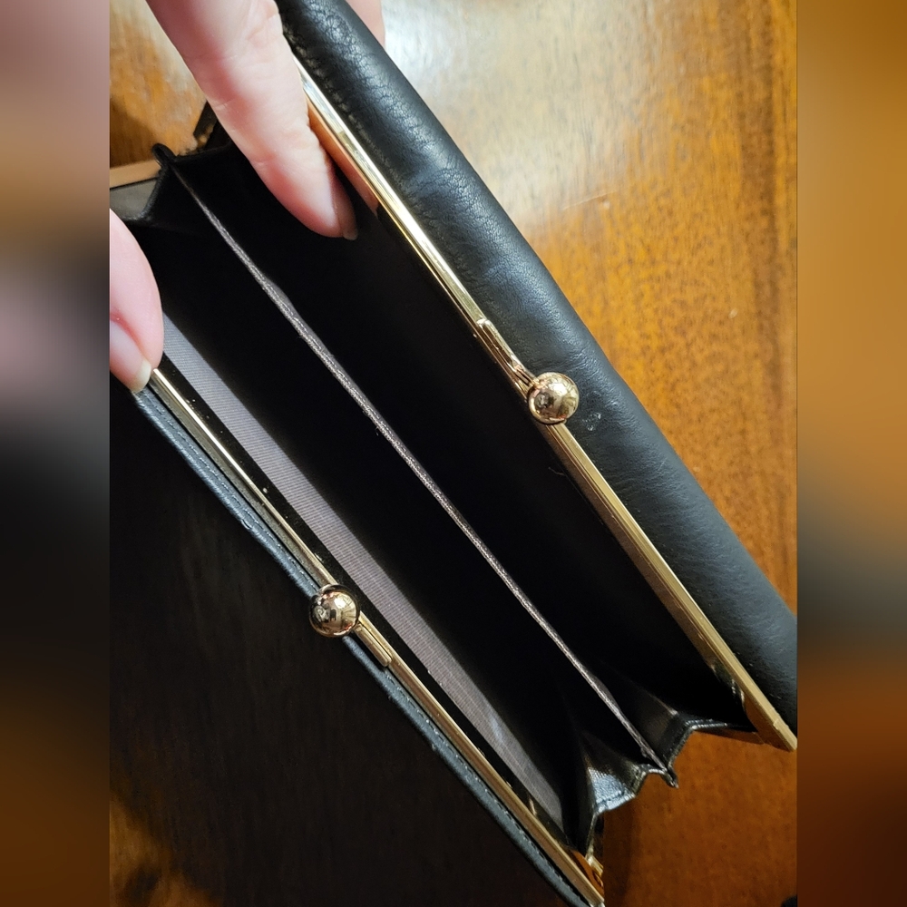 🌹Rose-Scented Black And Gold Vegan Leather Clutch Wallet - Picture 3 of 9